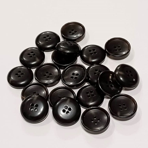 Guziki plastikowe nr 318 / zestaw 47 szt / 2 cm