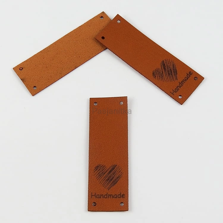 Metka ekoskóra "Handmade" / 6 cm x 2 cm / brąz / dół