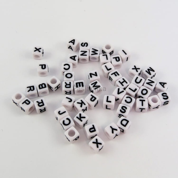 Koraliki Literki plastikowe 6 x 6 mm