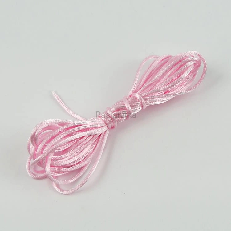 Sznurek satynowy 1 mm / 3 metr / jasny róż