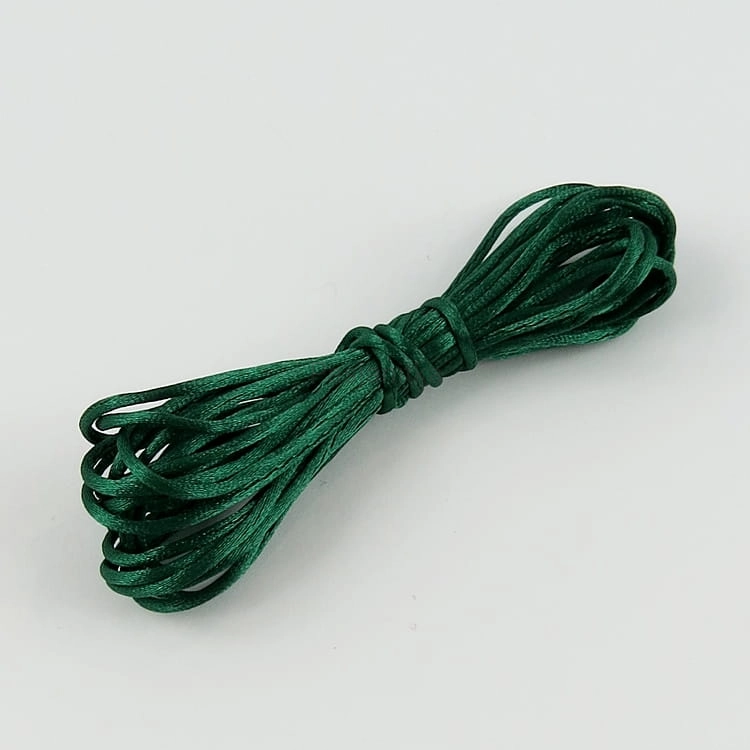 Sznurek satynowy 1 mm / 3 metr / zielony